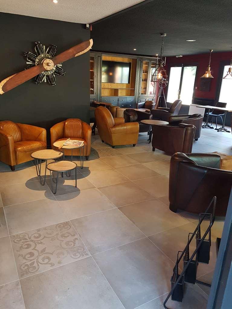 Kyriad Lille Est - Hem Ресторан фото